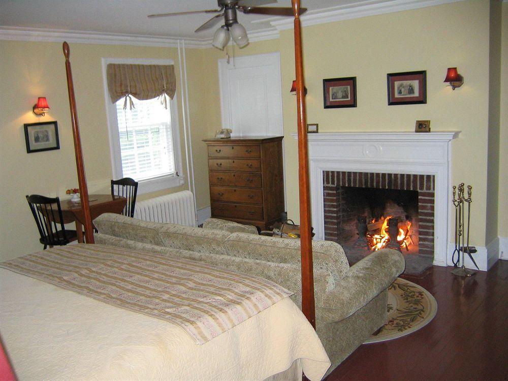 Four Chimneys Inn Бенингтън Екстериор снимка