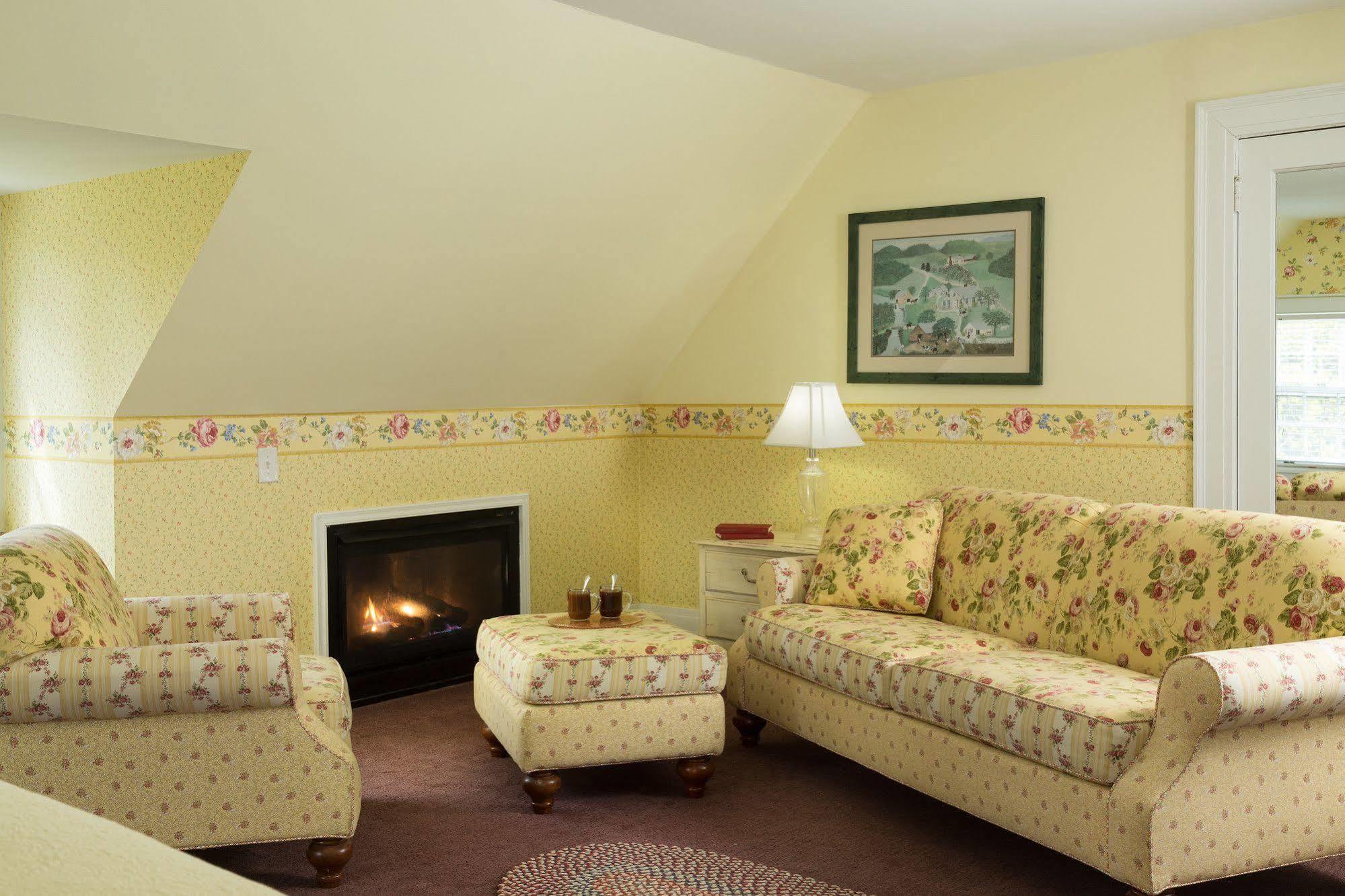 Four Chimneys Inn Бенингтън Екстериор снимка