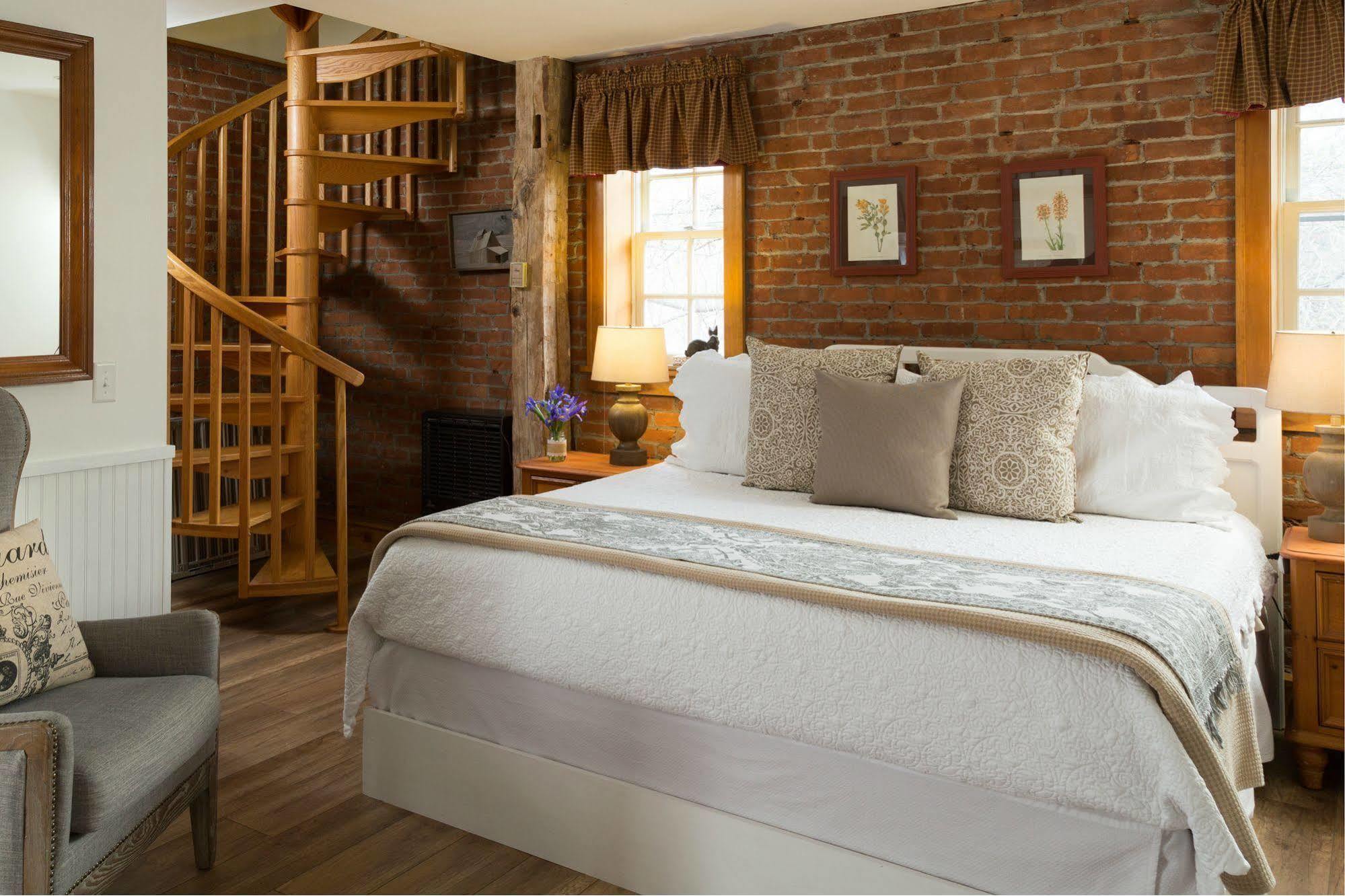 Four Chimneys Inn Бенингтън Екстериор снимка