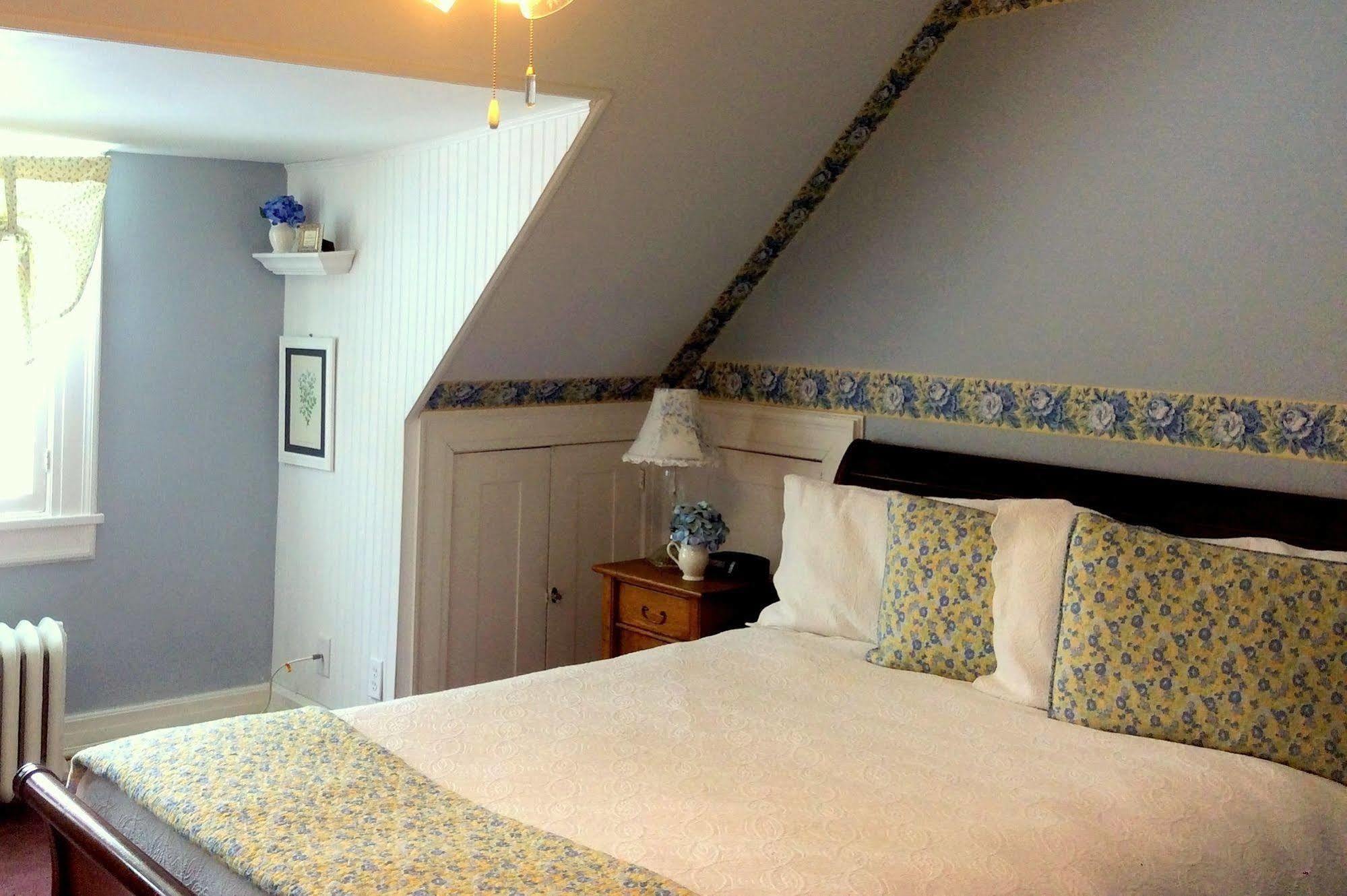 Four Chimneys Inn Бенингтън Екстериор снимка